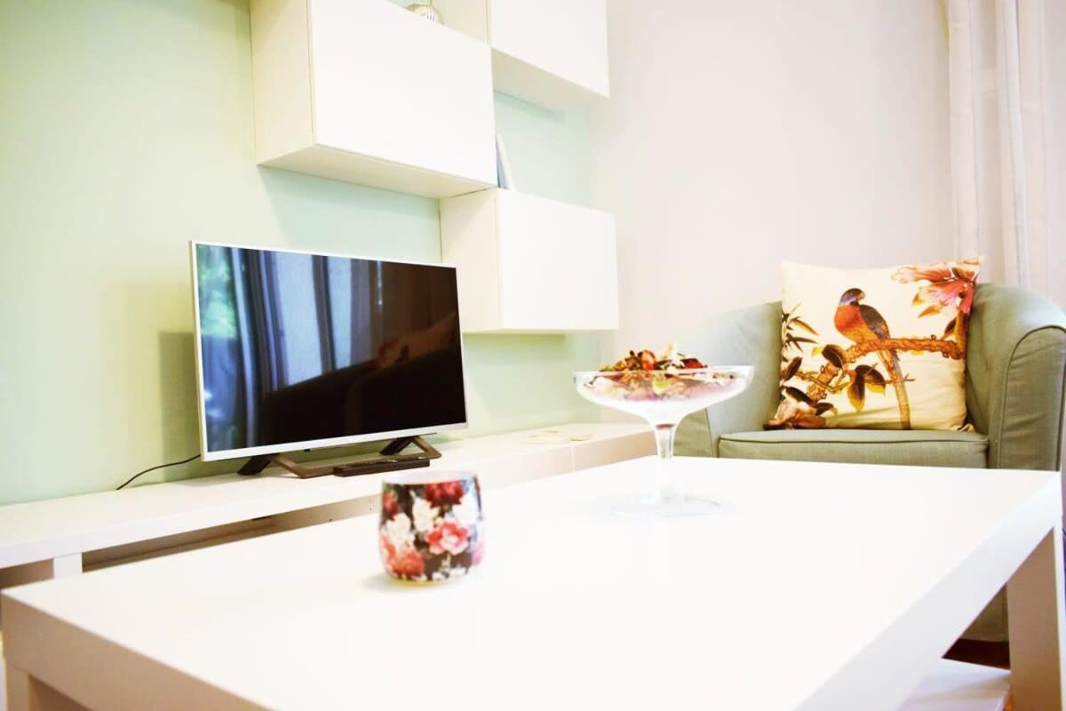 Stylish Apt In The Historic Heart Of The City Афины Экстерьер фото