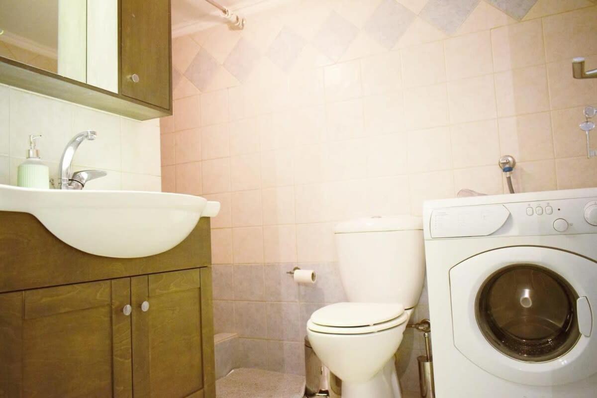 Stylish Apt In The Historic Heart Of The City Афины Экстерьер фото